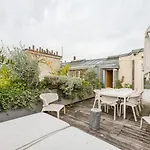 Unique Location Of This Penthouse Offers You The Tranquility Of A Private Apartment