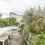 Unique Location Of This Penthouse Offers You The Tranquility Of A Private Apartment